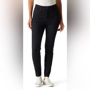 NWOT Signature Gold By Levi’s Strauss Mid-Rise Skinny Jeans